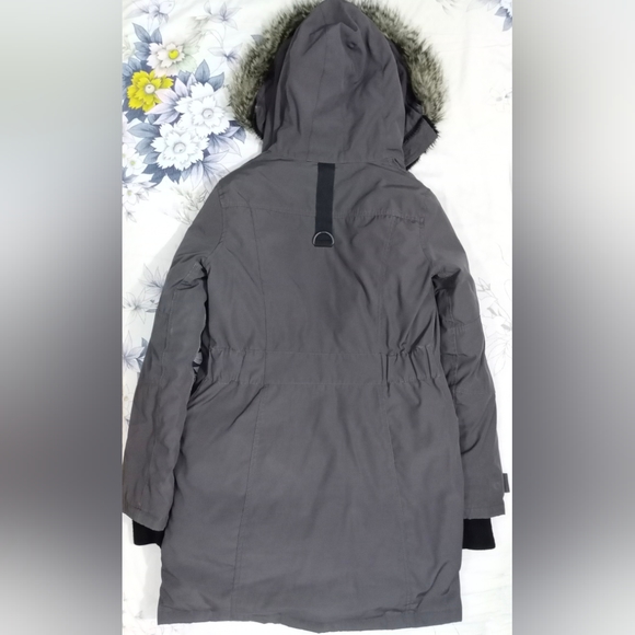 Aritzia Golden by TNA Down Bancroft Parka Grey - Picture 6 of 8